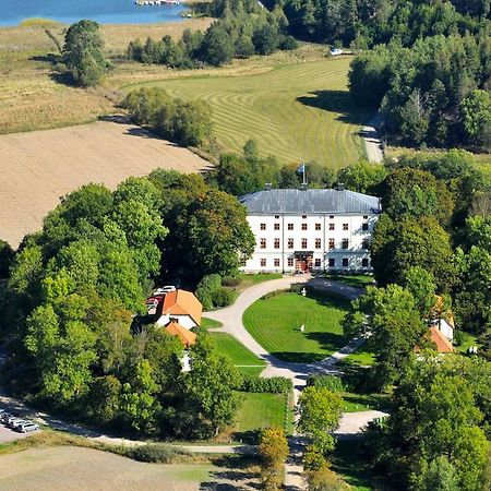 ホテル Husby Saeteri Söderköping エクステリア 写真