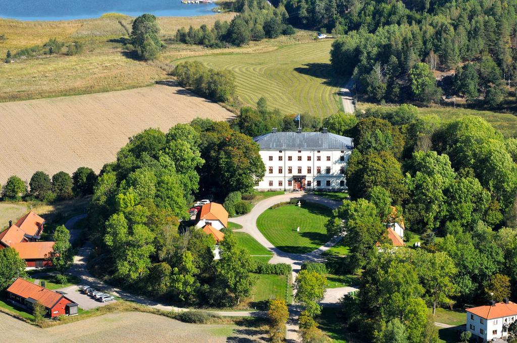 ホテル Husby Saeteri Söderköping エクステリア 写真